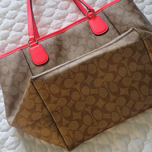 Coach Neon Shoulder tote bag - Picture 7 of 9